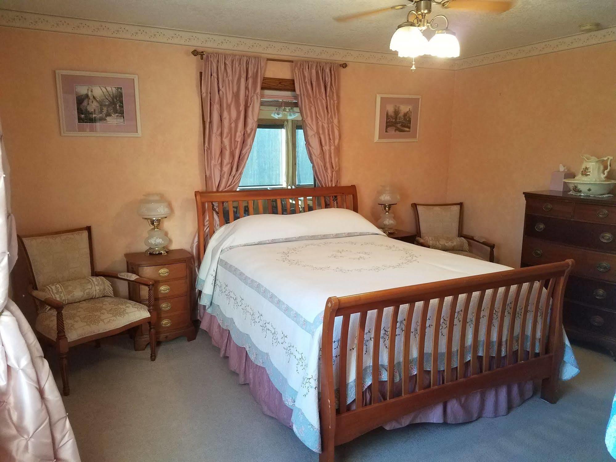 Denali Touch Of Wilderness B&B Хили Экстерьер фото