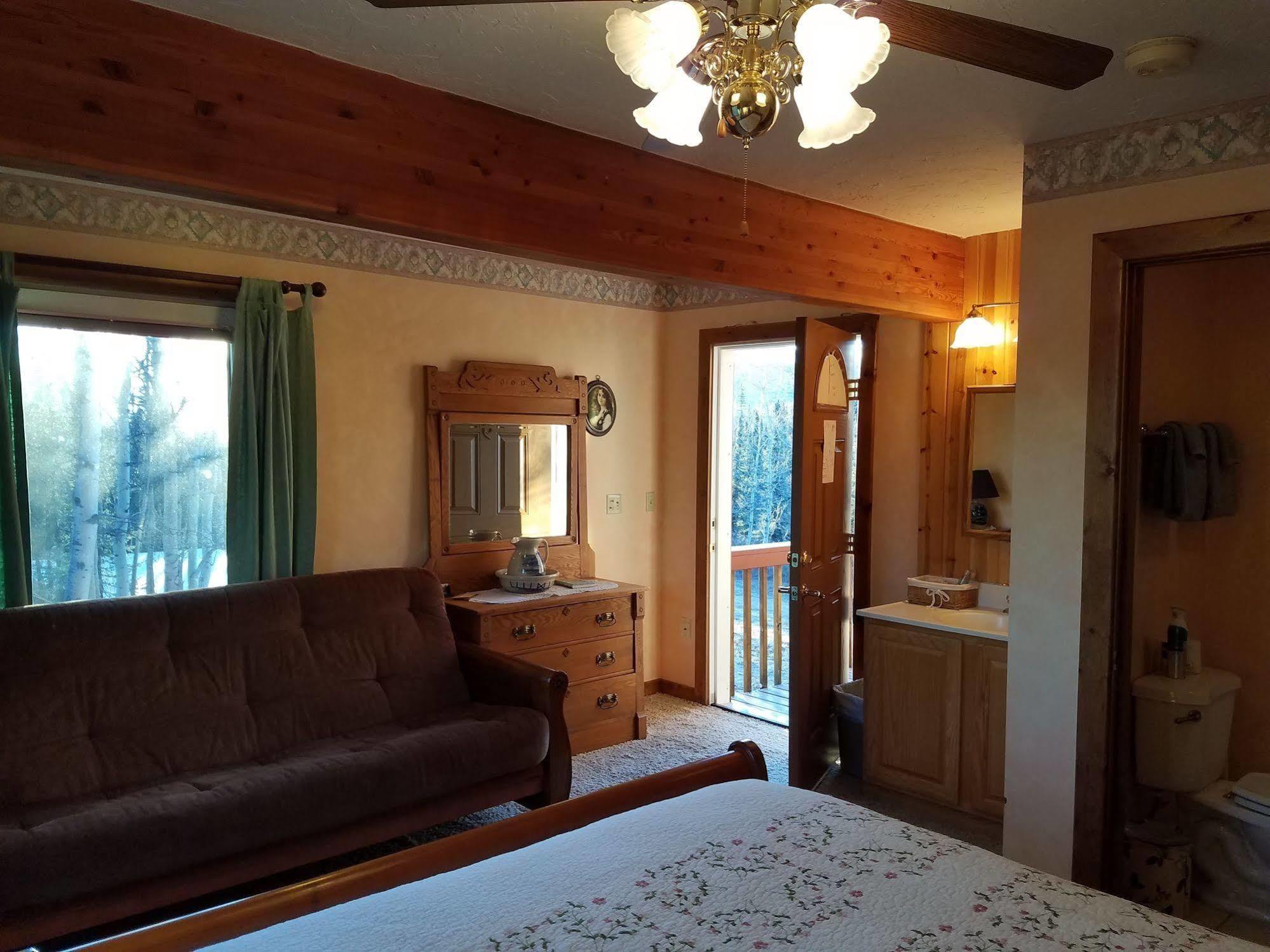 Denali Touch Of Wilderness B&B Хили Экстерьер фото