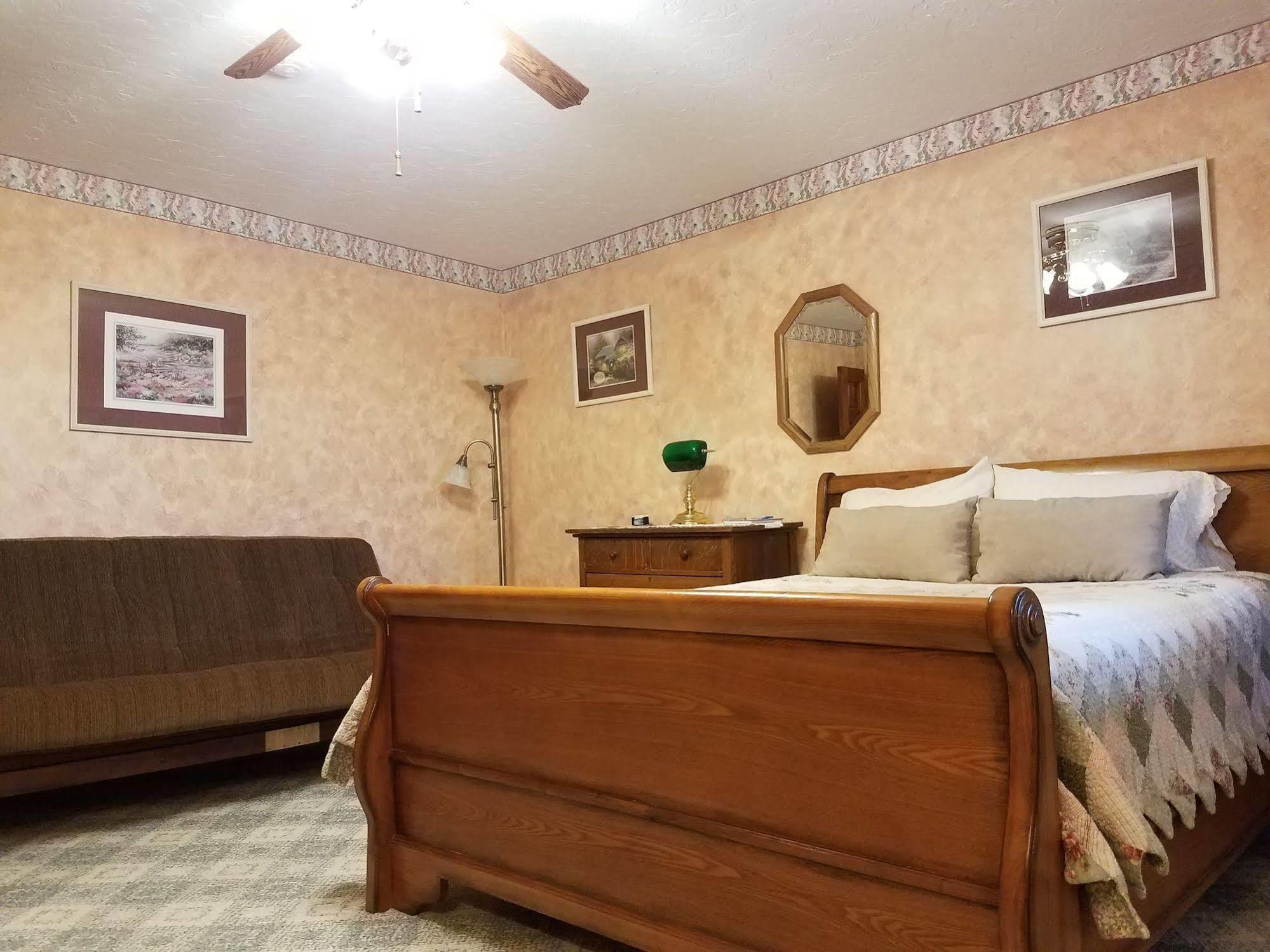 Denali Touch Of Wilderness B&B Хили Экстерьер фото