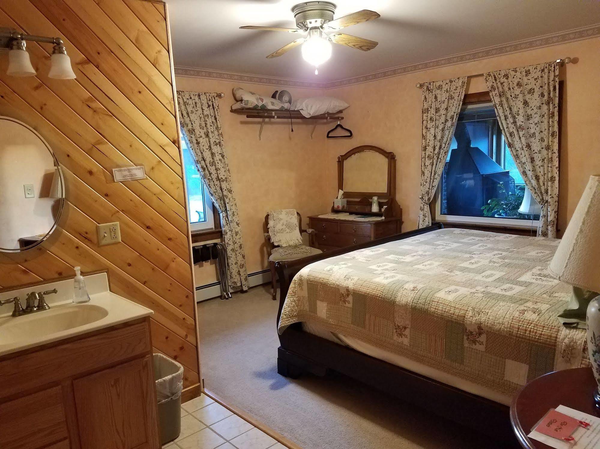 Denali Touch Of Wilderness B&B Хили Экстерьер фото
