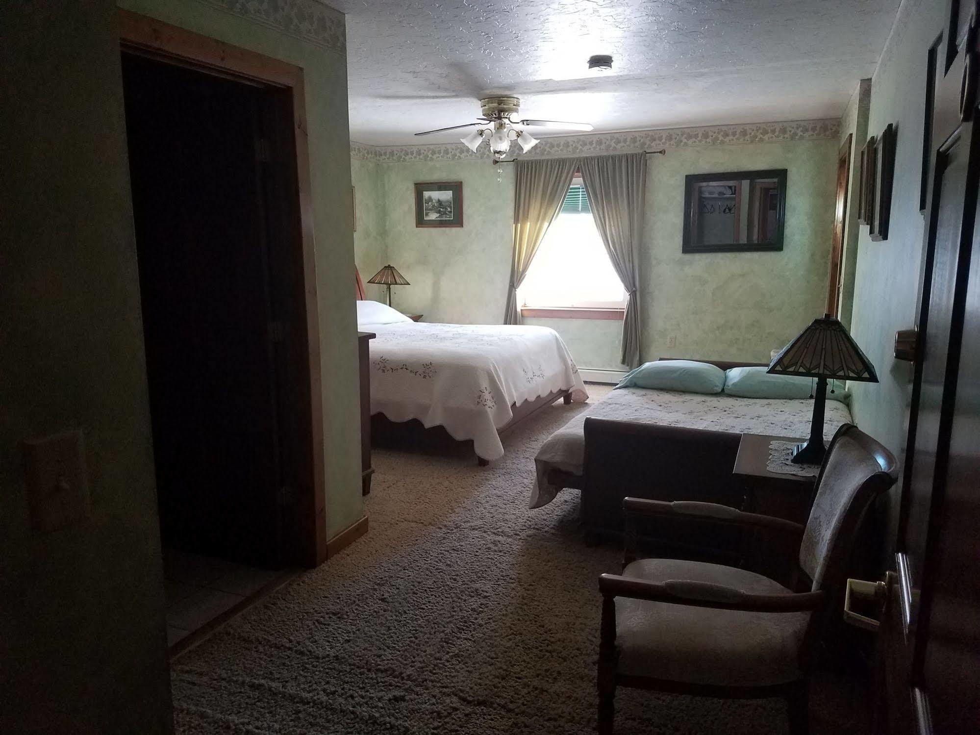 Denali Touch Of Wilderness B&B Хили Экстерьер фото